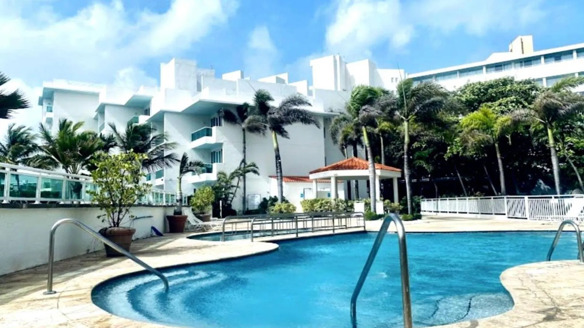 Appartement Sunrise View Studio | Balcony & Pool Access San Juan