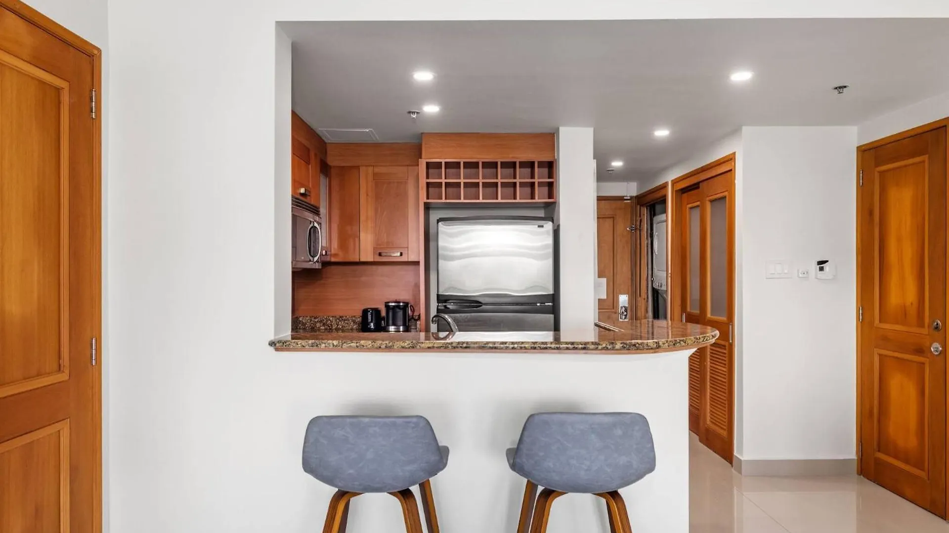 Sunrise View Studio | Balcony & Pool Access San Juan Appartamento